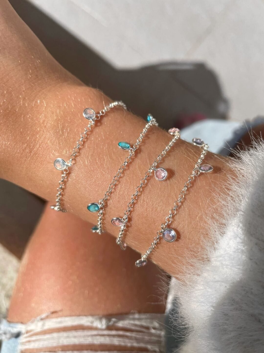 Pulseira Zircônias Penduradas (Várias Cores)