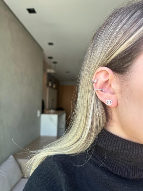 Brinco Chanel