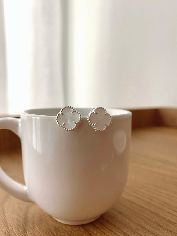 Brinco Van Cleef & Arpels (Pedra Natural) - Imagem 2