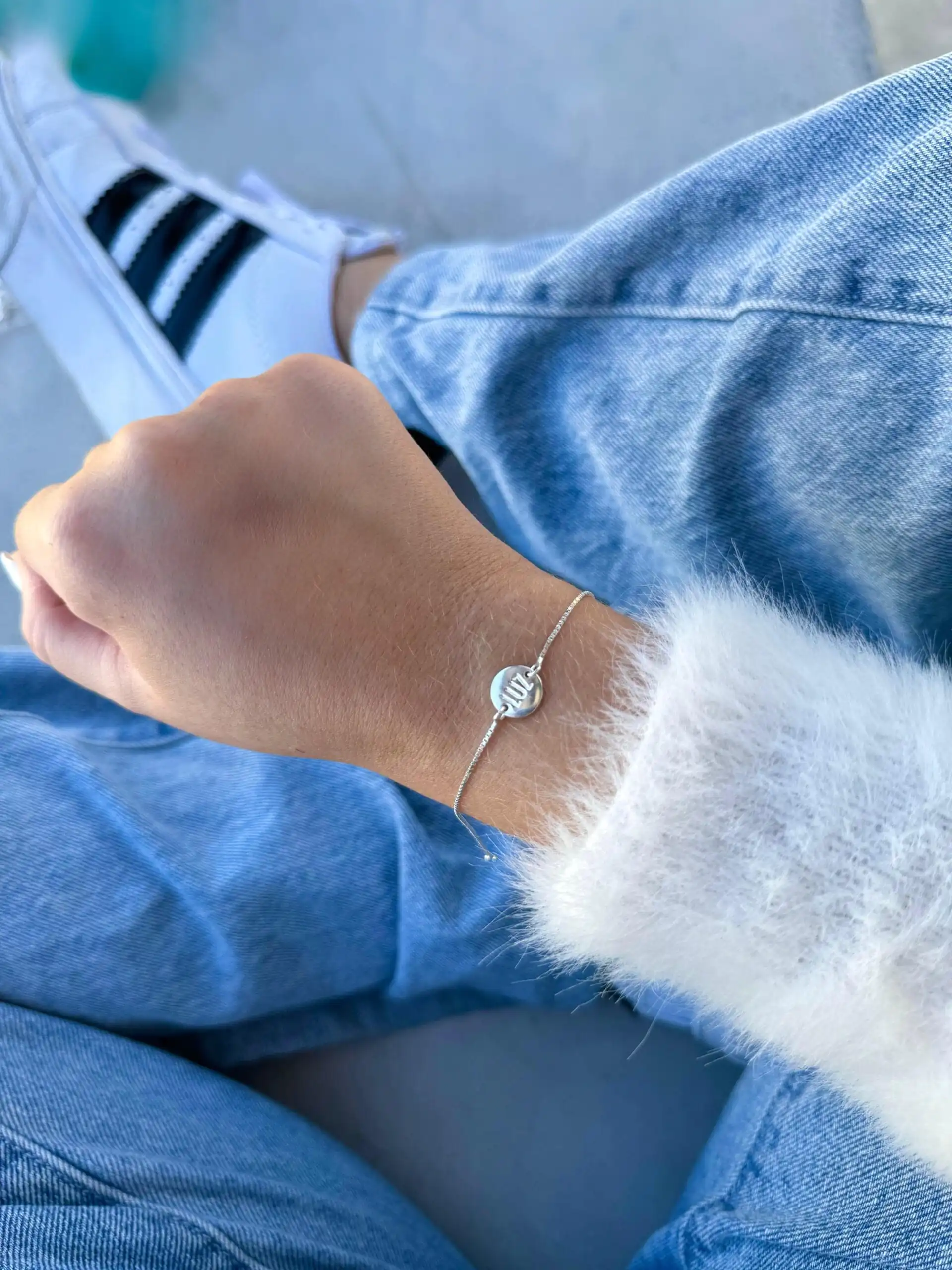 Pulseira Círculo C/ Escrita “Luz”