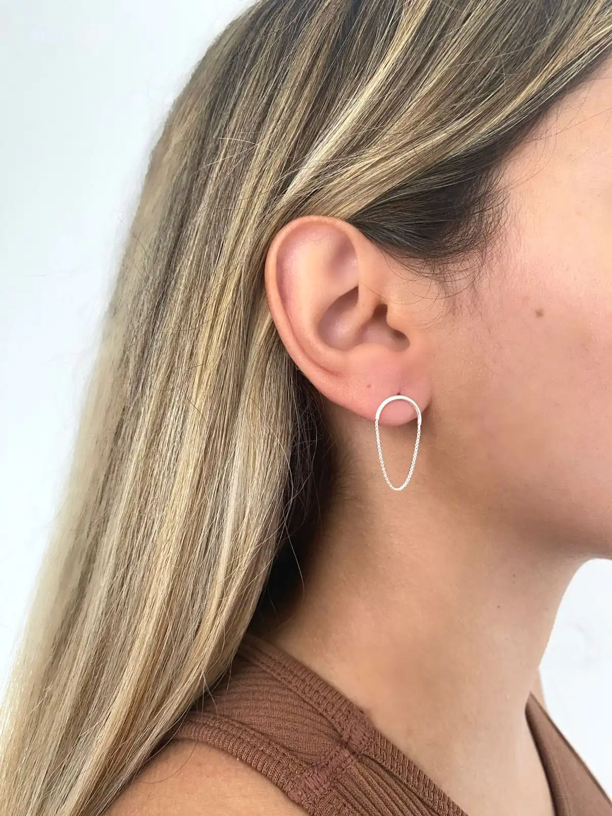 Brinco Meio Círculo C/ Corrente - Imagem 3