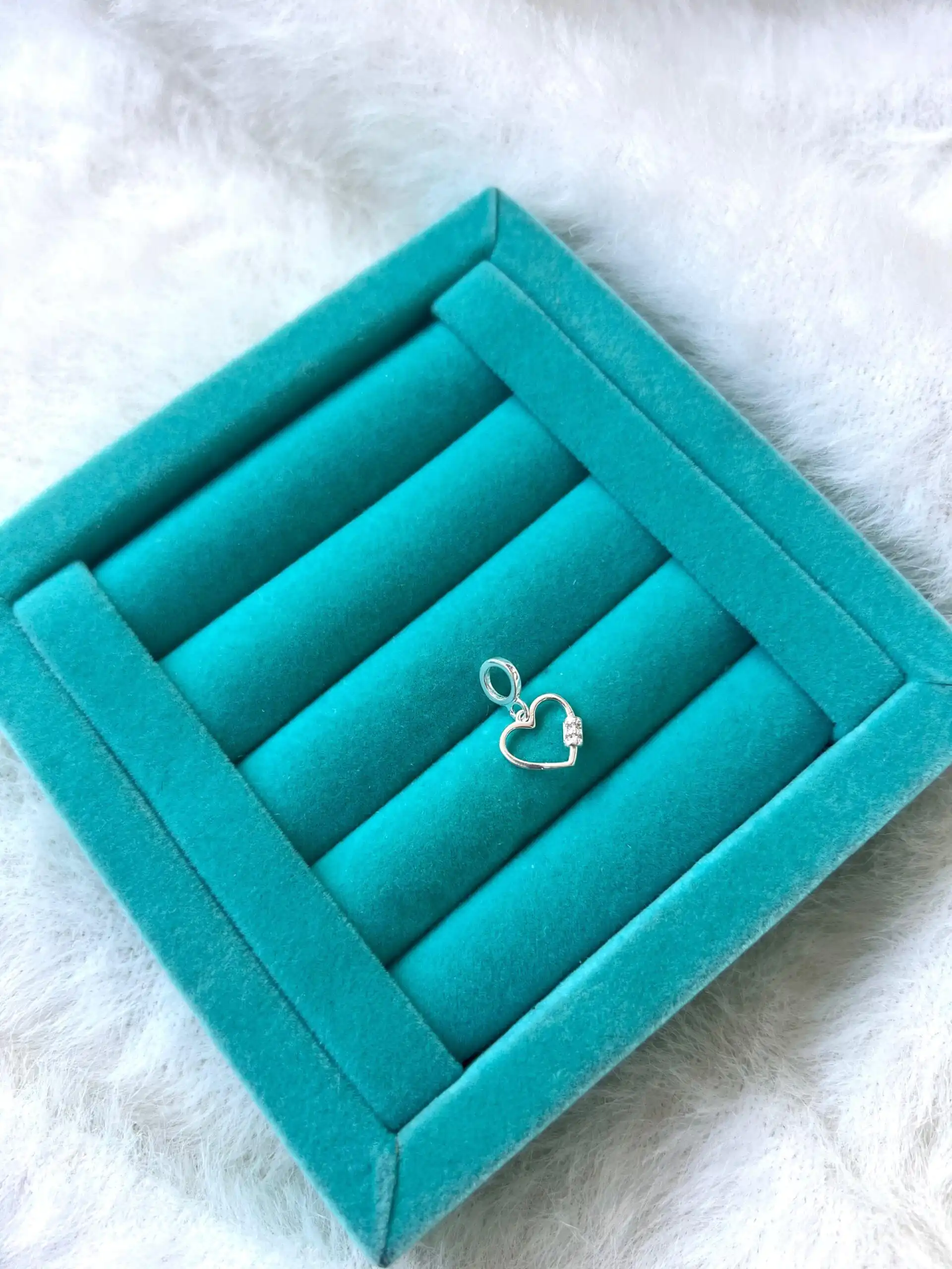 Berloque Coração Cravej. C/ Fecho