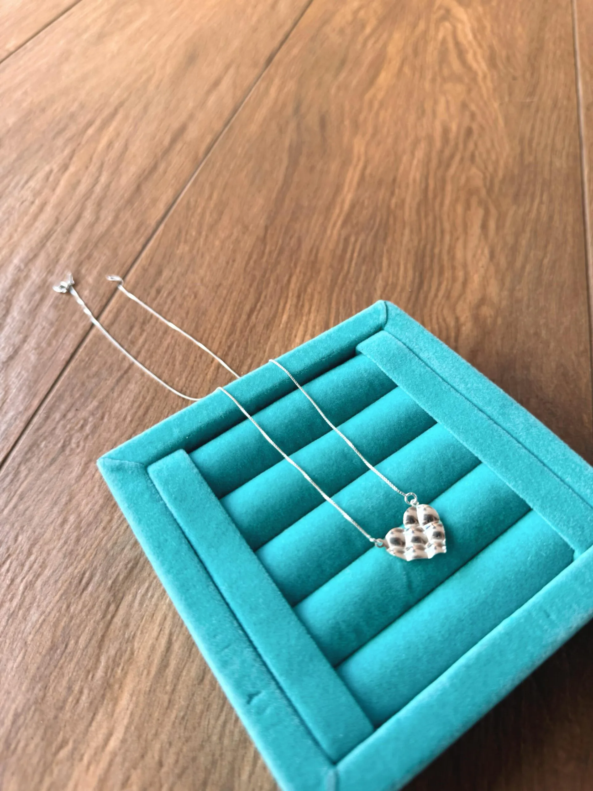 Colar Coração Amassadinho - Imagem 3