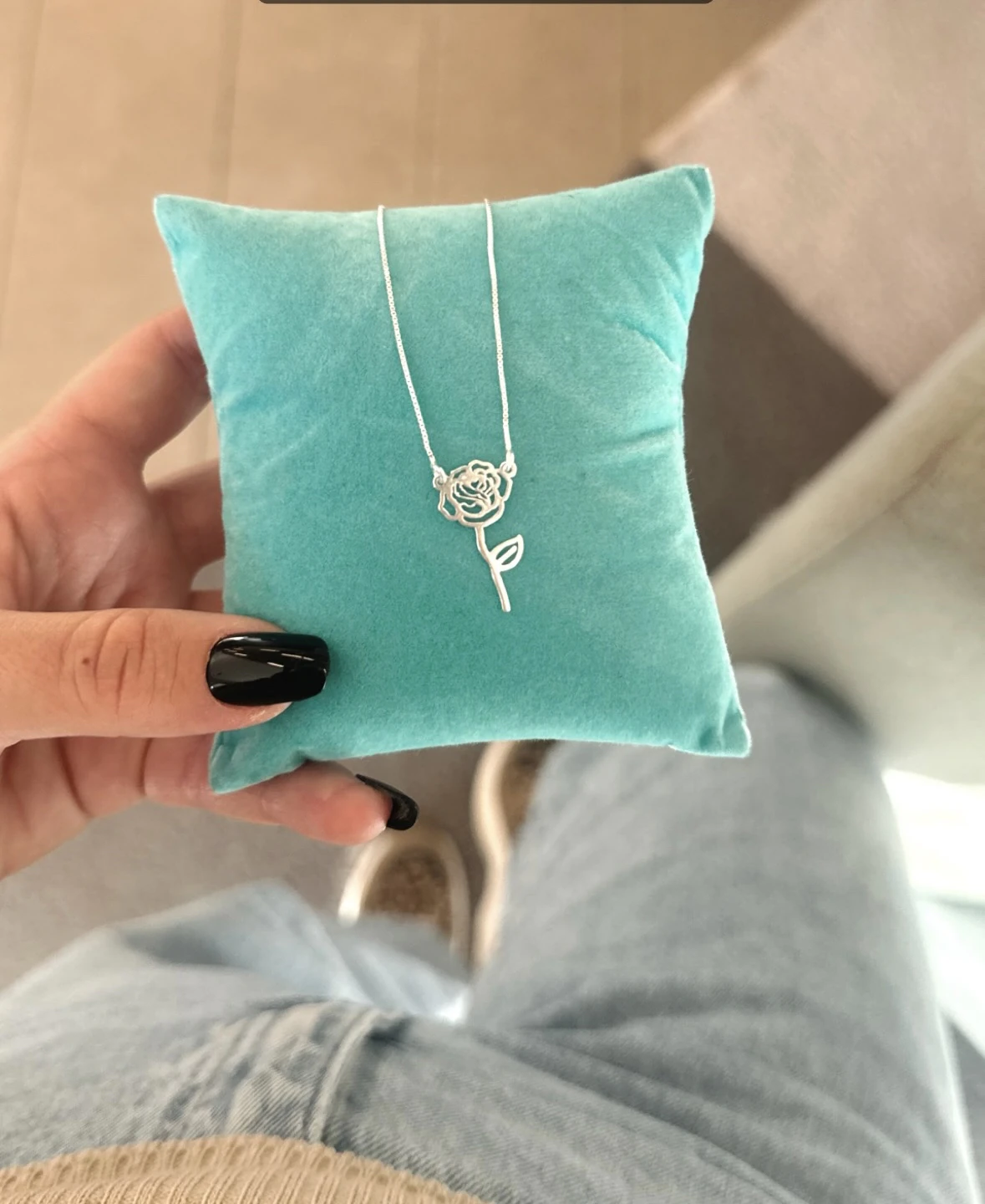 Colar Flor "Bela e a Fera" - Imagem 3