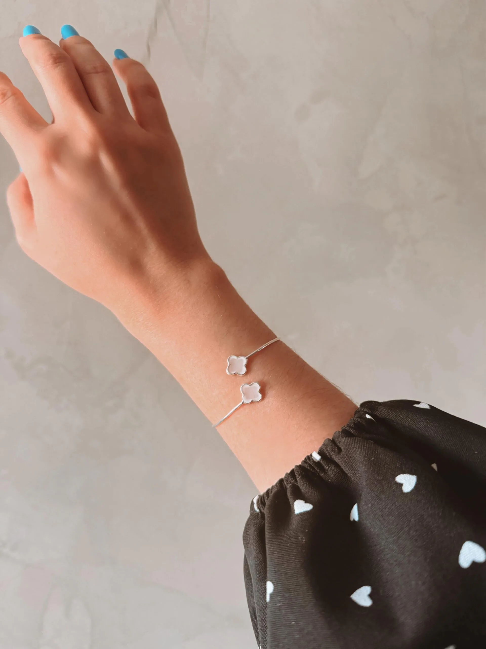 Bracelete Trevo Pedra Branca - Imagem 2