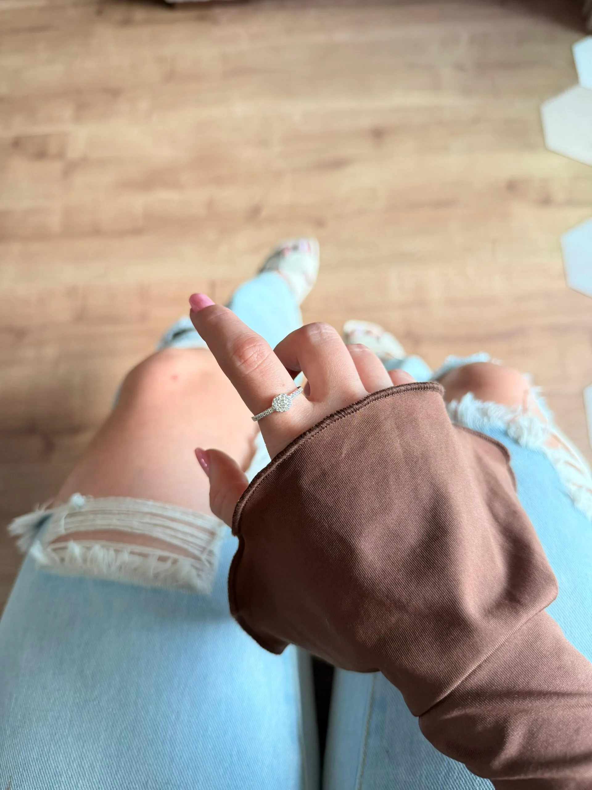 Anel Cravejado Majestoso - Imagem 2