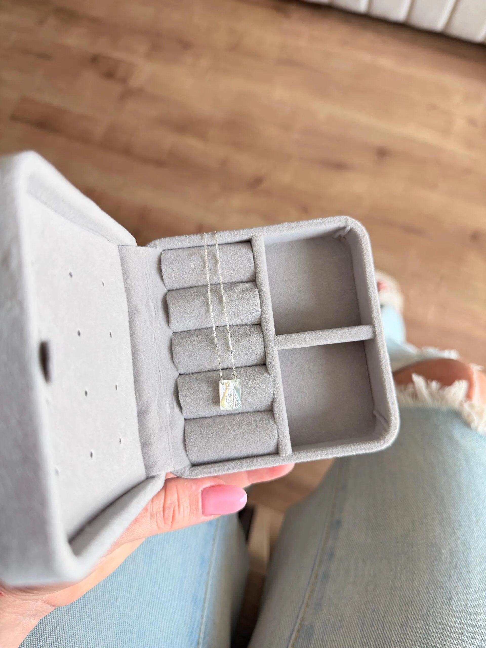 Colar Plaquinha Nossa Senhora Aparecida (Madrepérola) - Imagem 2