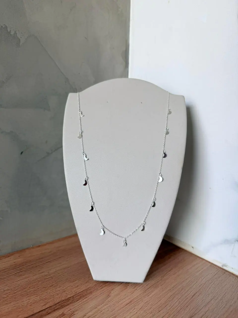 Colar Luazinha + Medalhinhas (60cm) - Imagem 2