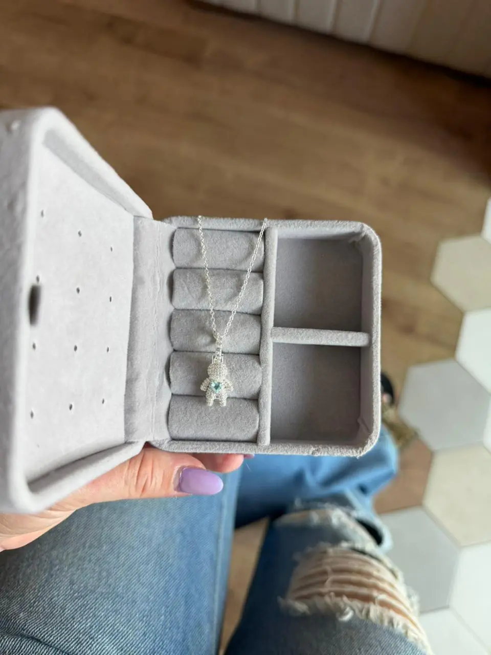 Colar Pingt. Menino Todo Cravej. - Imagem 2