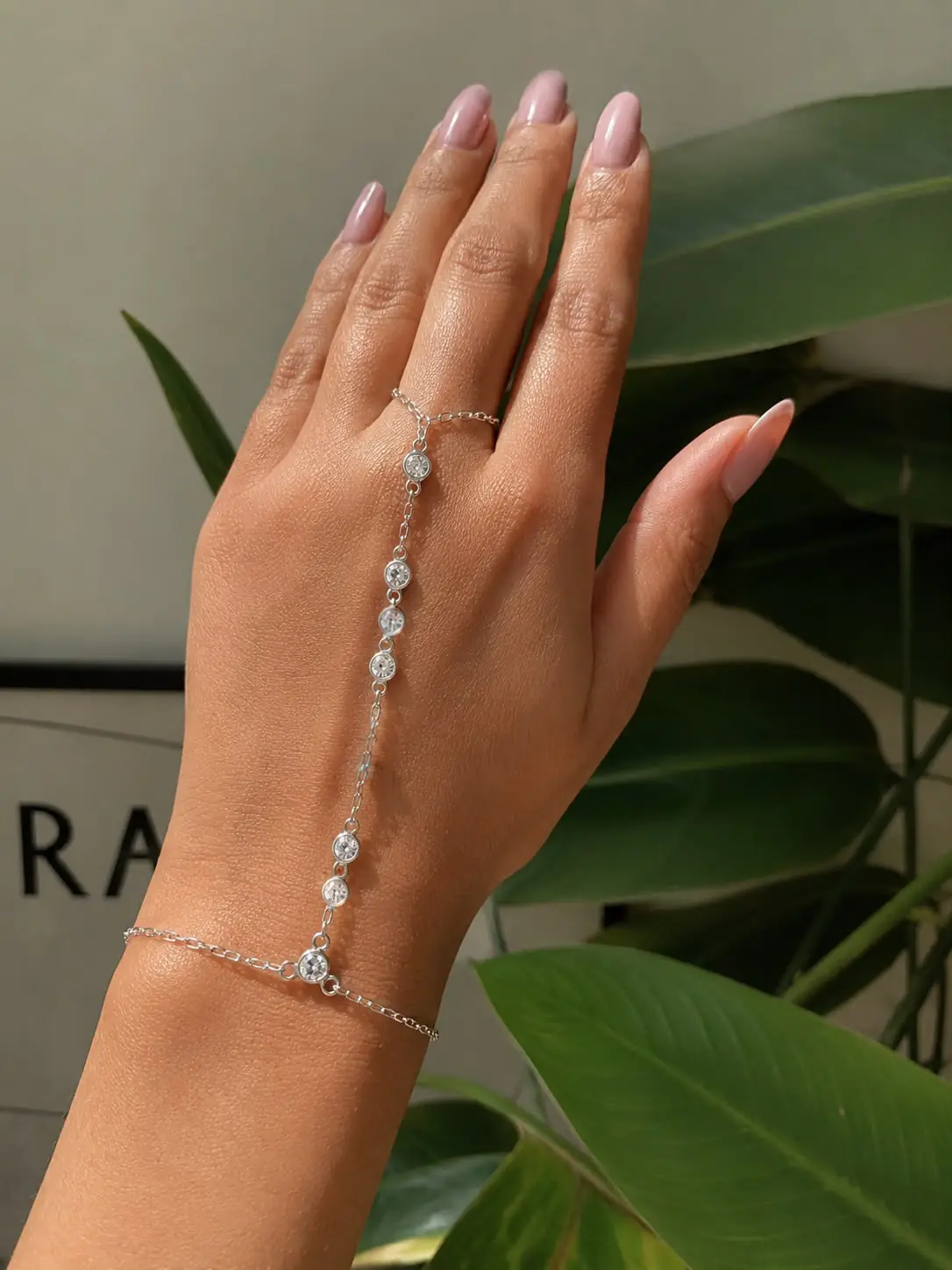 Pulseira Hand Chain Allis C/ Anel - Imagem 2