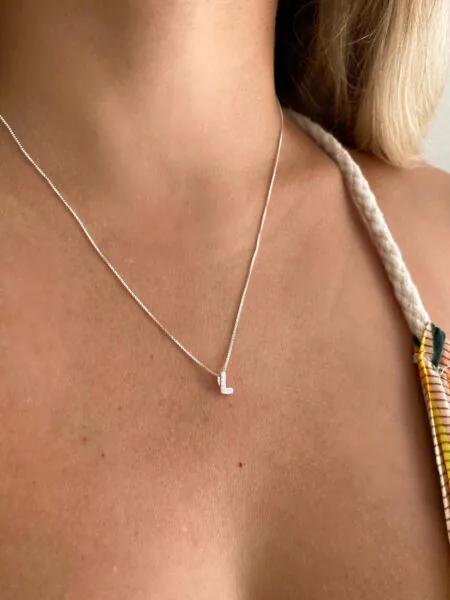 Colar Letra Cravej. (45CM) - Imagem 2